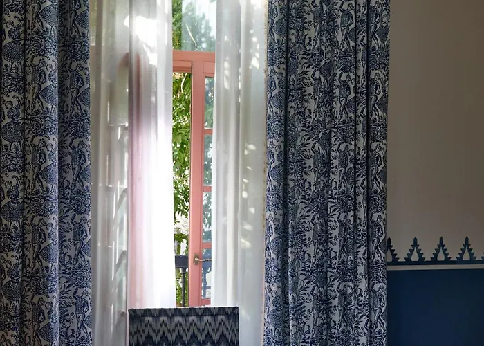 Cristine Bedfor Boutique 4*