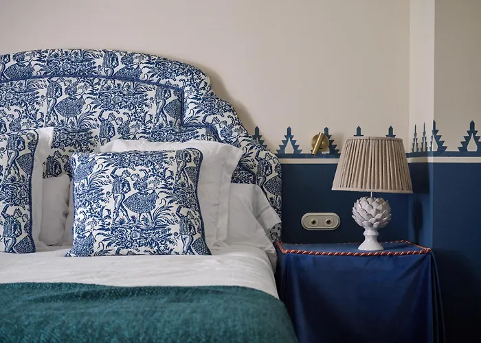 Cristine Bedfor Boutique 4*