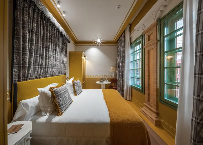 Cristine Bedfor Boutique 4*