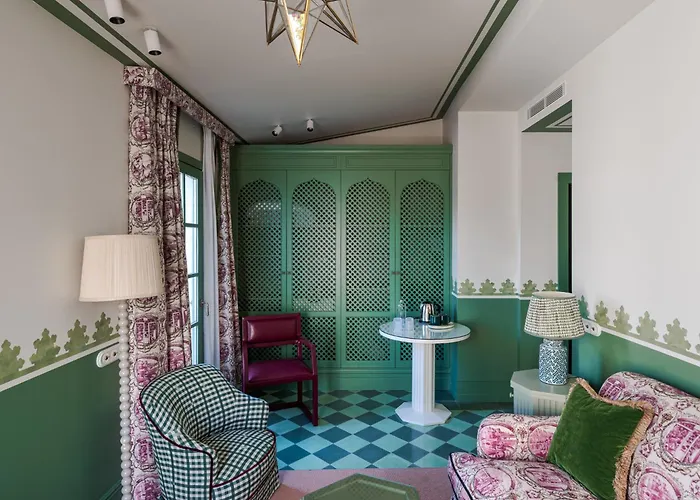 Hotel Cristine Bedfor Boutique 4*