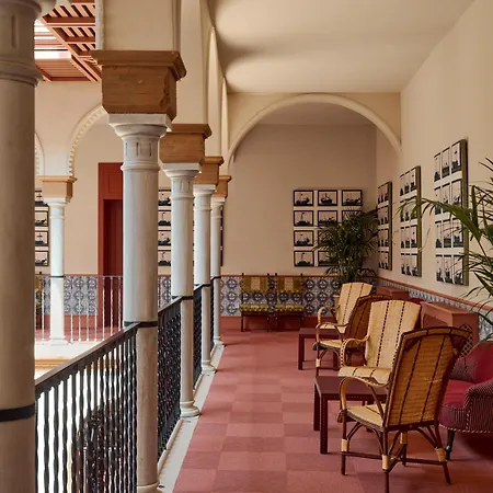 Cristine Bedfor Hotel Sevilla